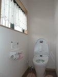 トイレ・洗面・キッチン・ユニット・収納・サッシ等リクシル社製品で統一されました。